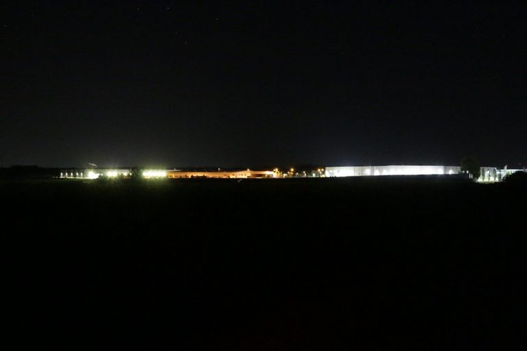 Lichtverschmutzung über dem Industriegebiet Etzberg
